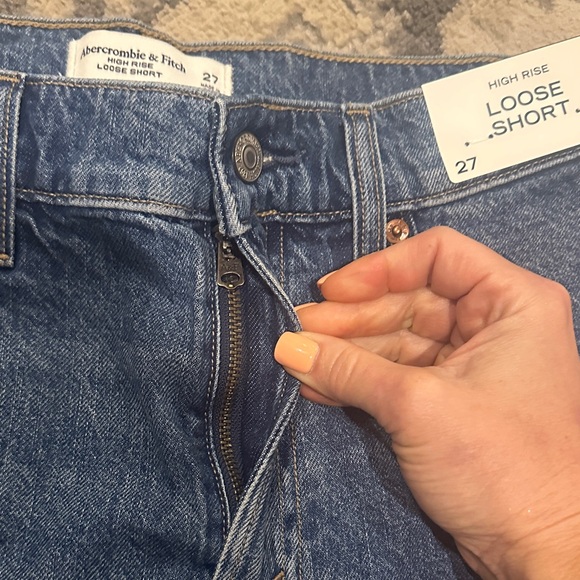 ABERCROMBIE High Rise Loose Short NWT - Picture 15 of 15